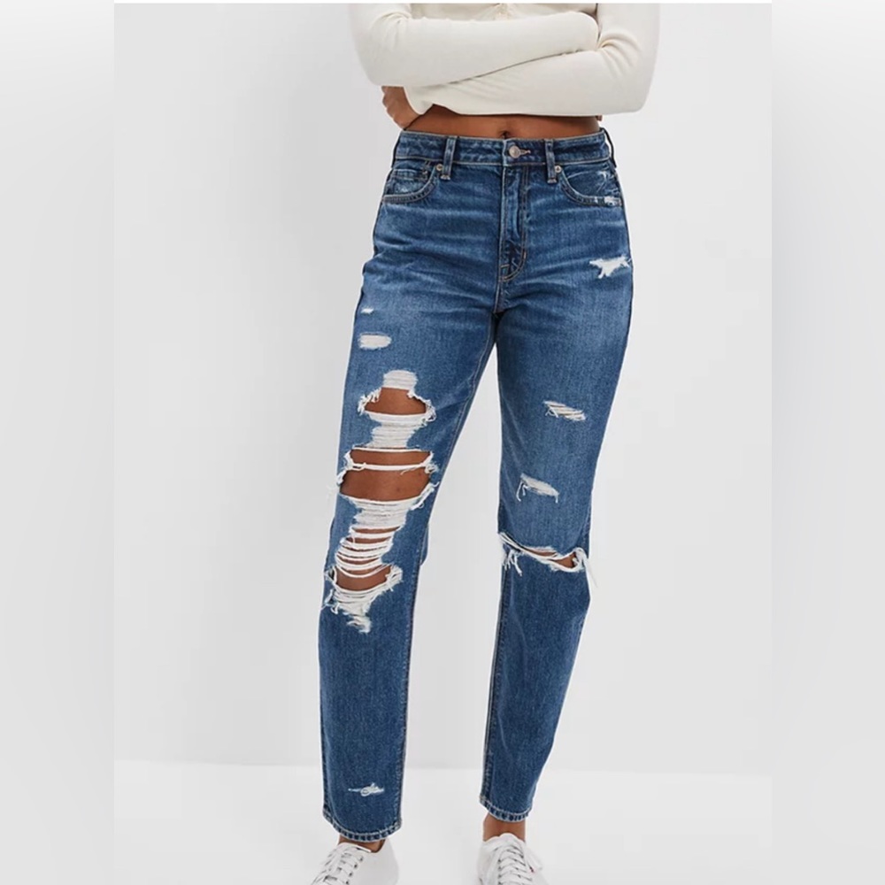 American Eagle Strigid Ripped Mom Jean